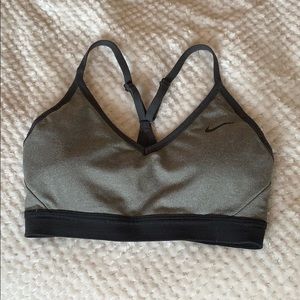 Adjustable Nike Sports Bra w/ Removable Padding🤍